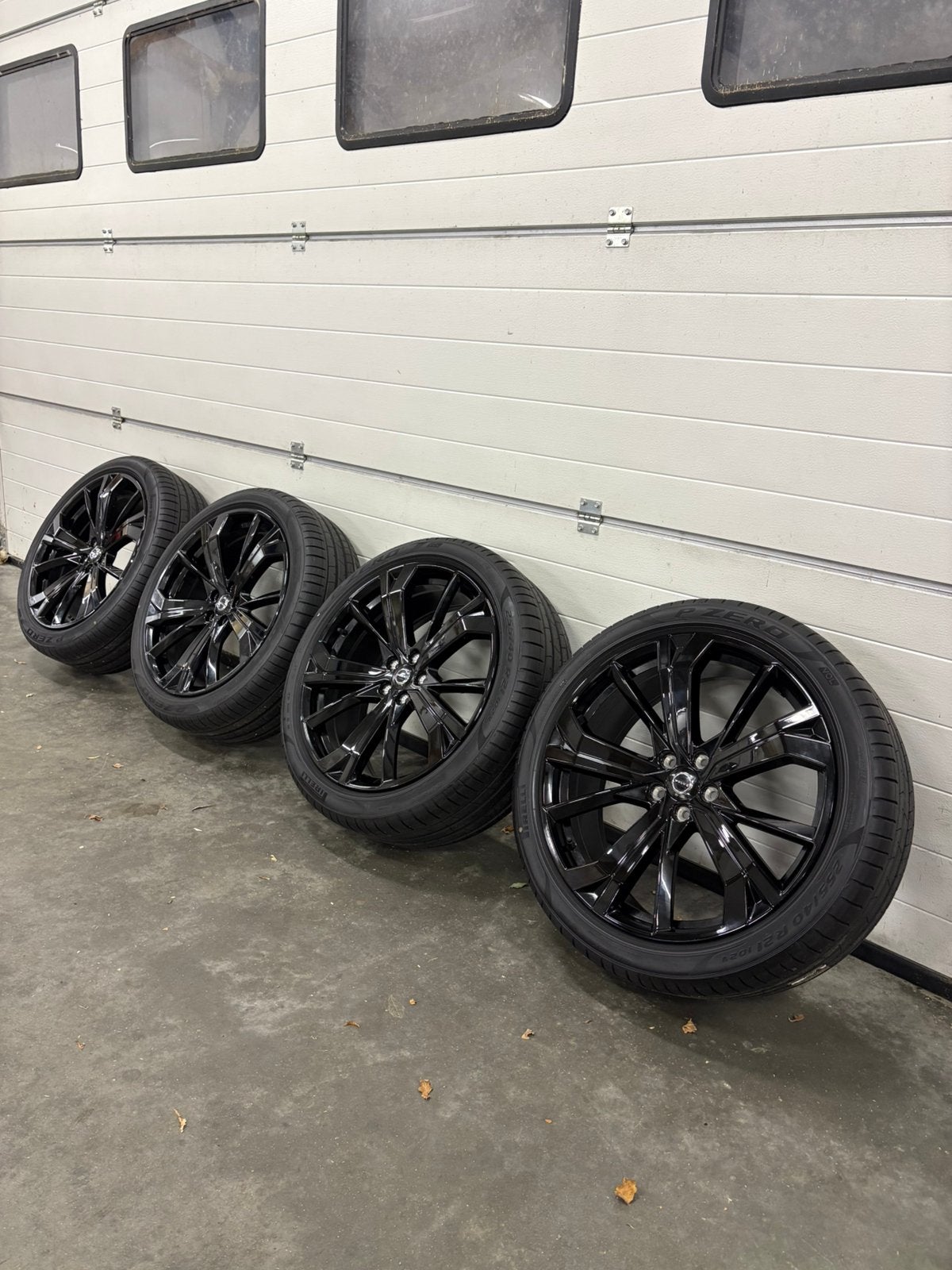 NIEUWE Volvo XC60 Black Edition 21 inch zomerset Pirelli, 255 mm, Banden en Velgen, Volvo@zweden.se, Volvo