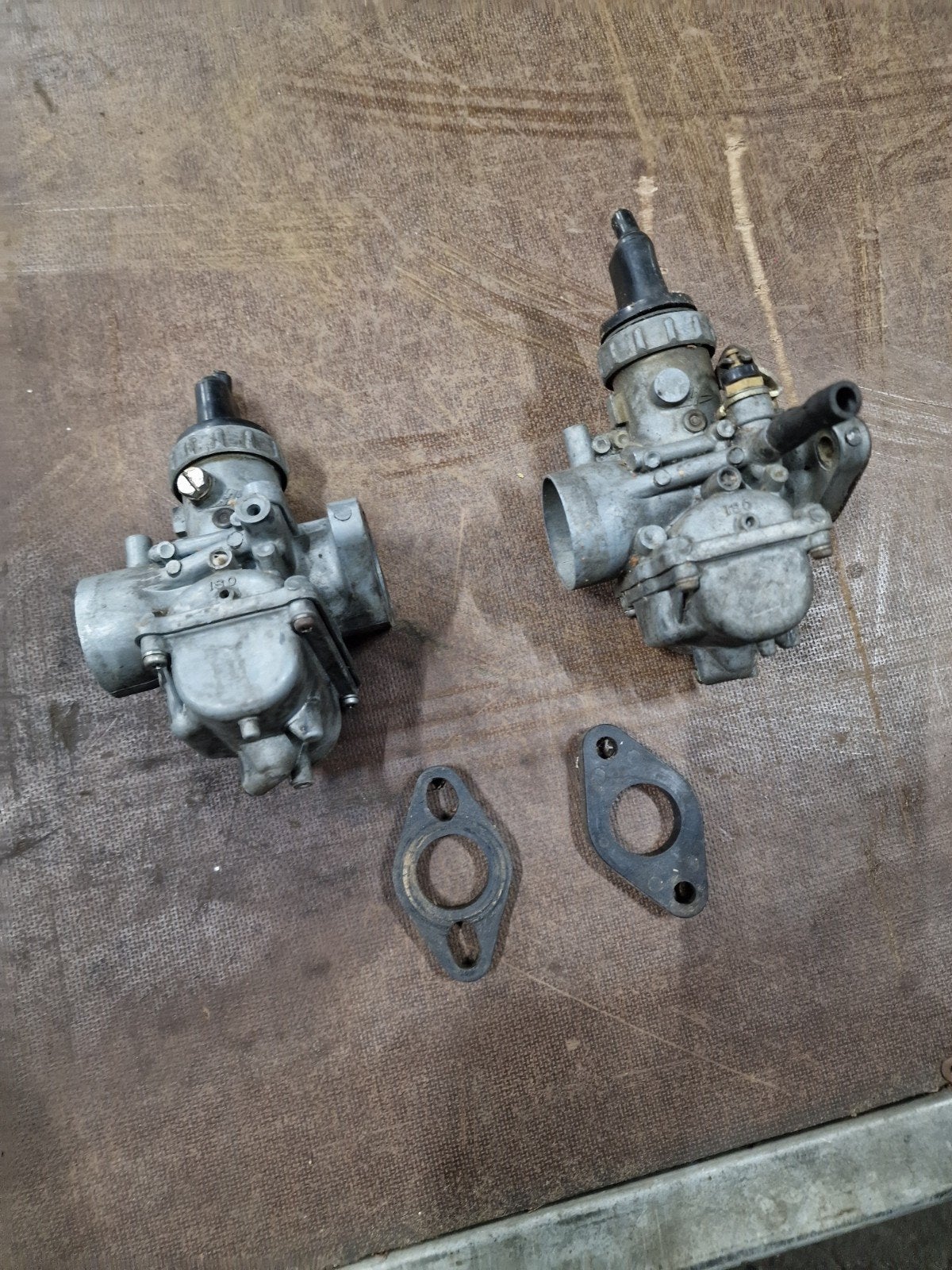 Suzuki GT250 set carburateurs in goede staat.

Prijs 150,- i, Fietsen en Brommers, Ophalen of Verzenden, Overige typen, Overige merken