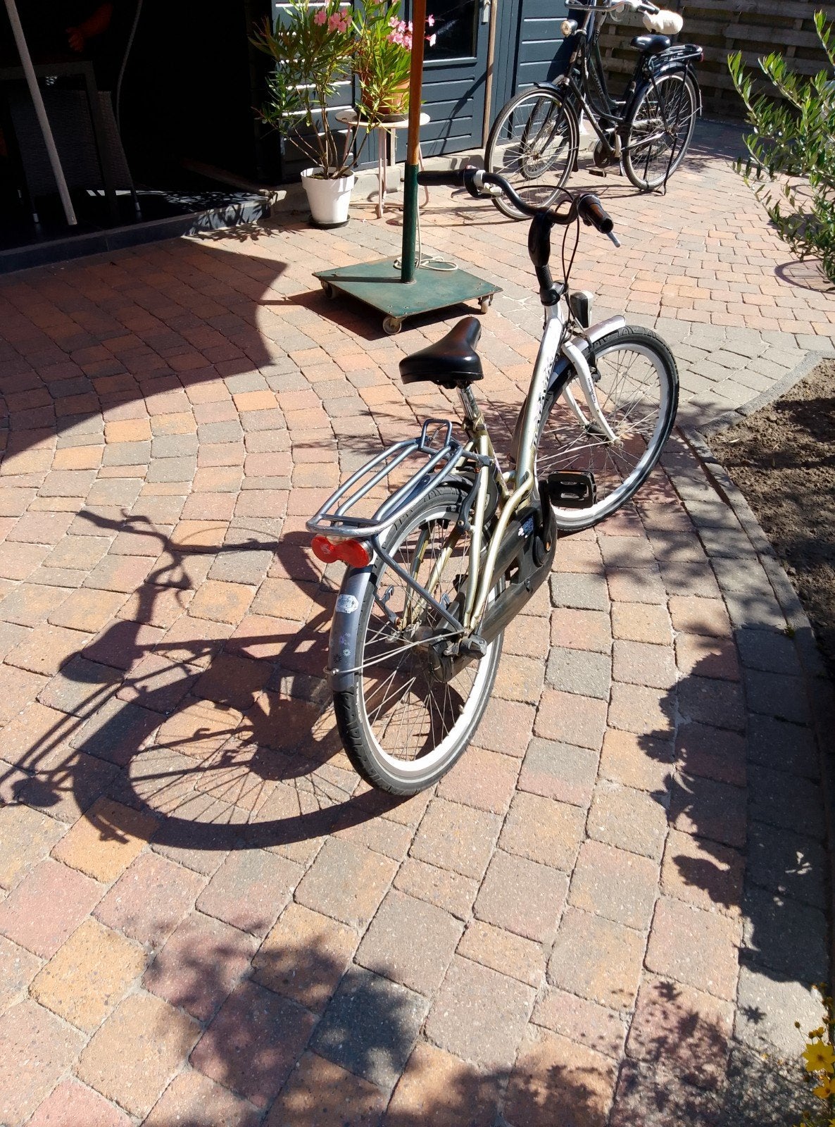 Batavus meisjes fiets in goede staat, Ophalen, Terugtraprem, Versnellingen, Batavus