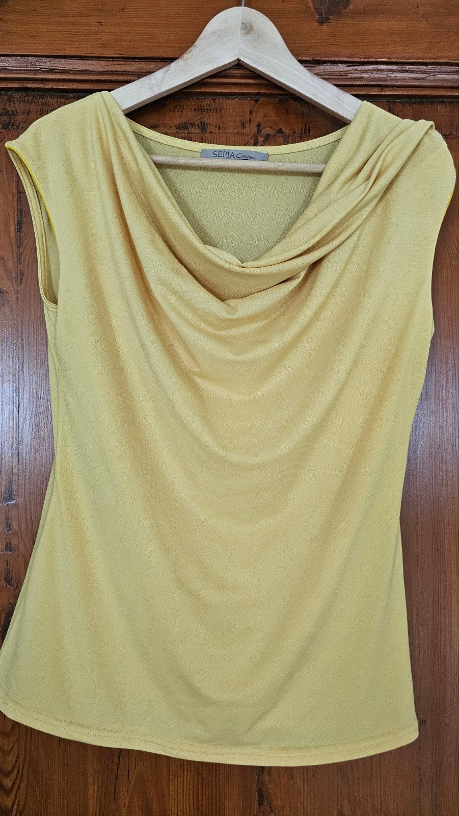 Gele top met watervalhals, maat m, Maat 38/40 (M), Verzenden, Geel, Zo goed als nieuw