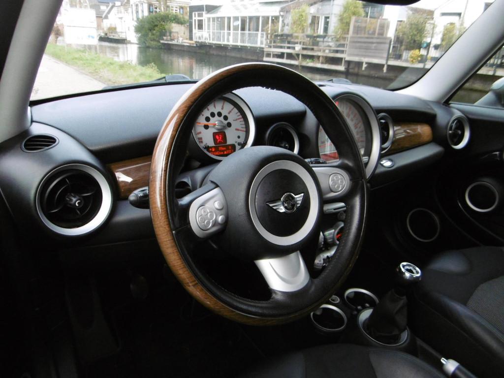 Mini Mini 1.6 Cooper Clima Cruise Historie Youngtimer Keurig, Auto's, Mini, Voorwielaandrijving, Stof, Gebruikt, 750 kg