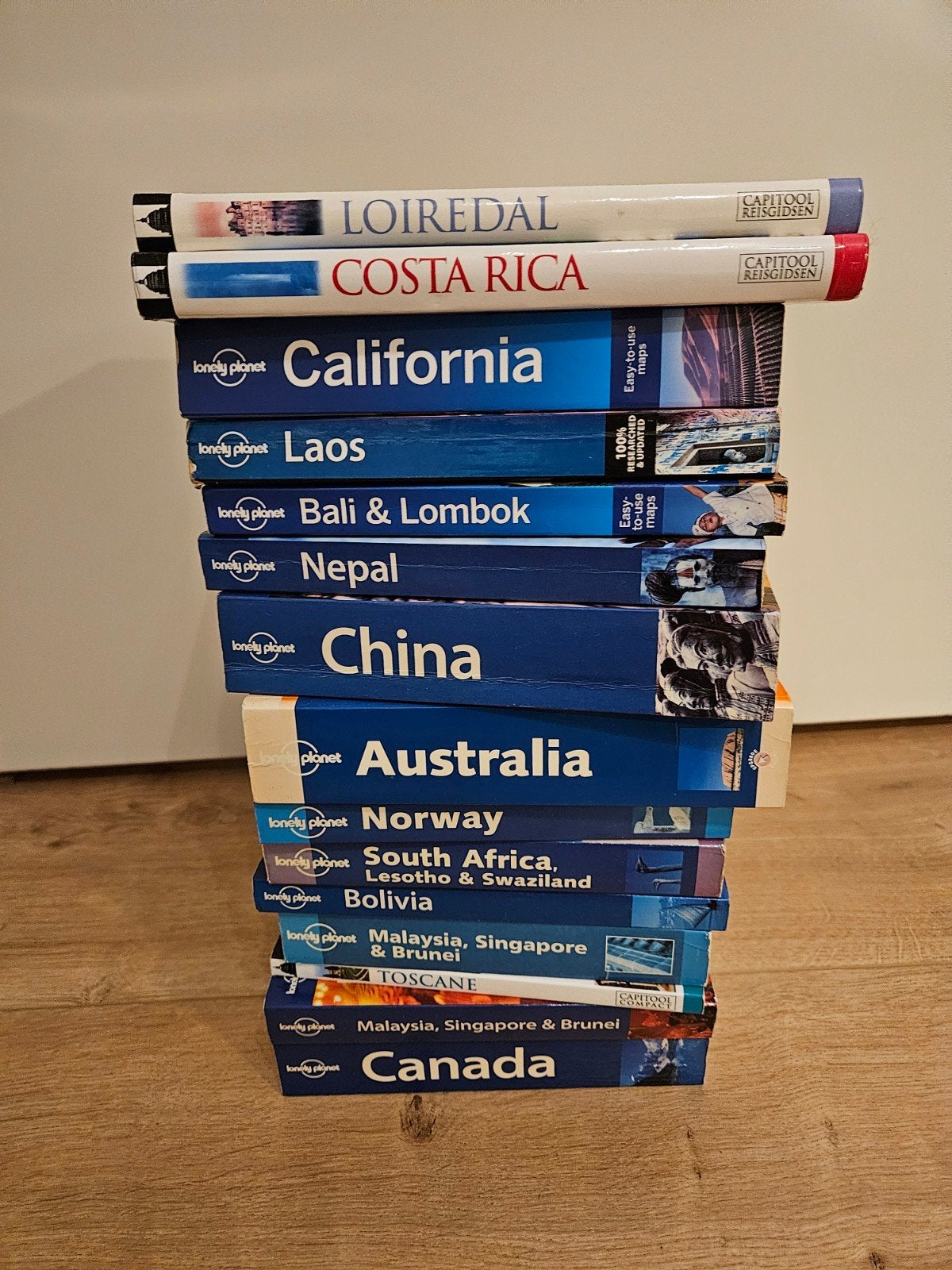 Reisgidsen Capitool & Lonely Planet, Boeken, Reisgidsen, Gelezen, Lonely Planet, Ophalen of Verzenden, Reisgids of -boek