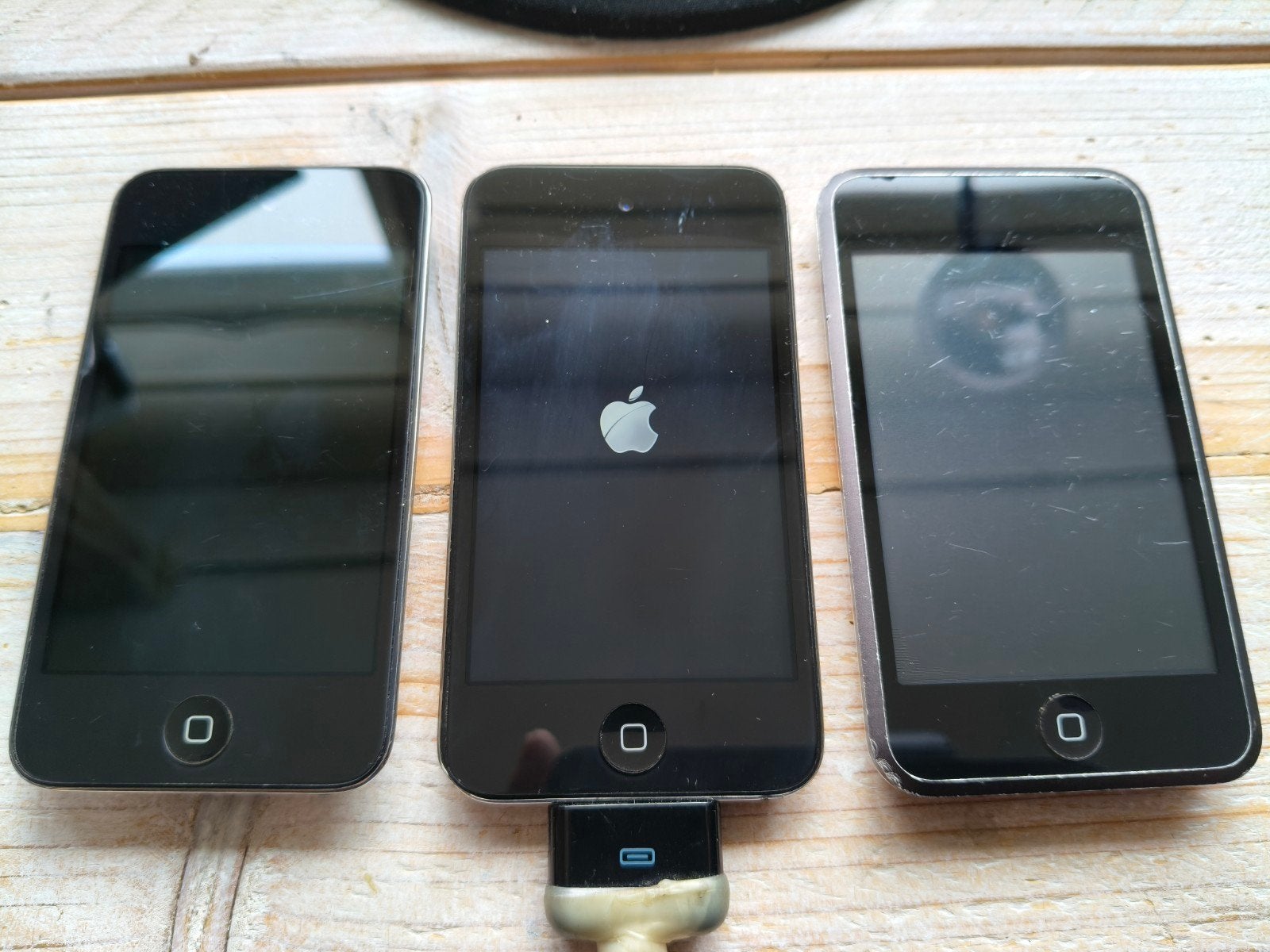 3x iPod Touch 8GB - Defect voor onderdelen of reparatie, Audio, Tv en Foto, Ophalen of Verzenden, Niet werkend, Touch, 2 tot 10 GB