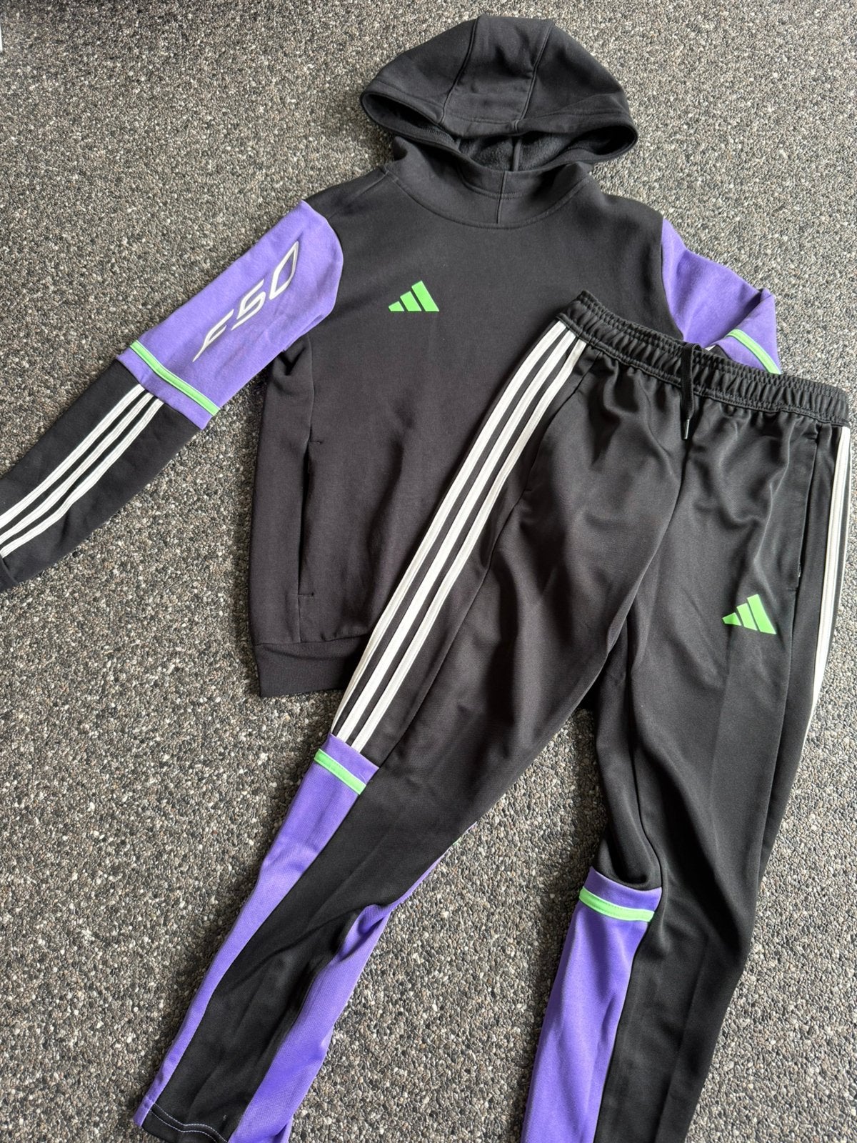 Adidas Set: hoodie+ trainingsbroek F50 maat 152, Ophalen, Zo goed als nieuw, Jongen, Setje