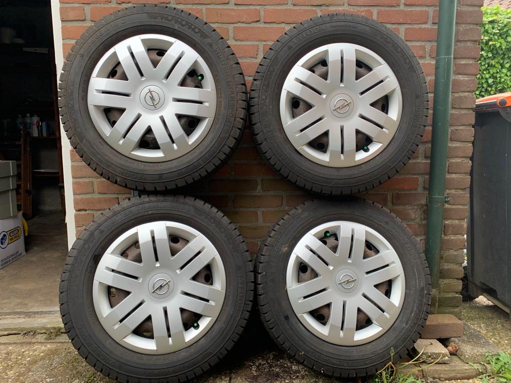 Banden met velg en wieldoppen., Ophalen, 16 inch, Banden en Velgen, Winterbanden