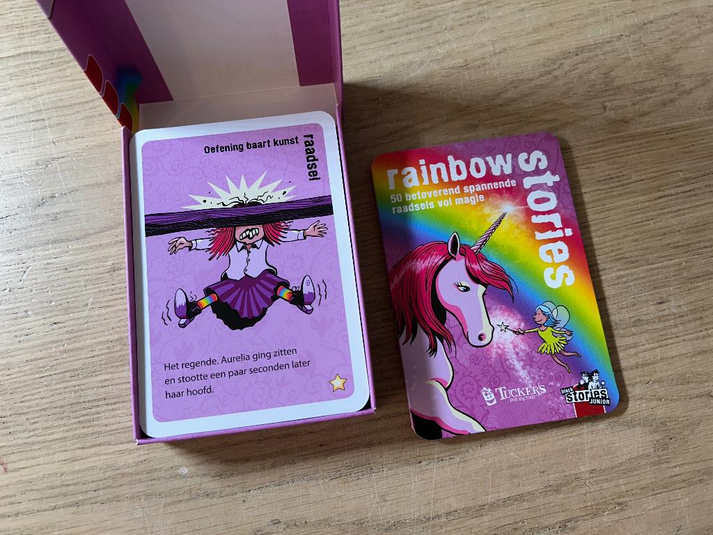 Rainbow Stories Kaartspel, Ophalen of Verzenden, Zo goed als nieuw