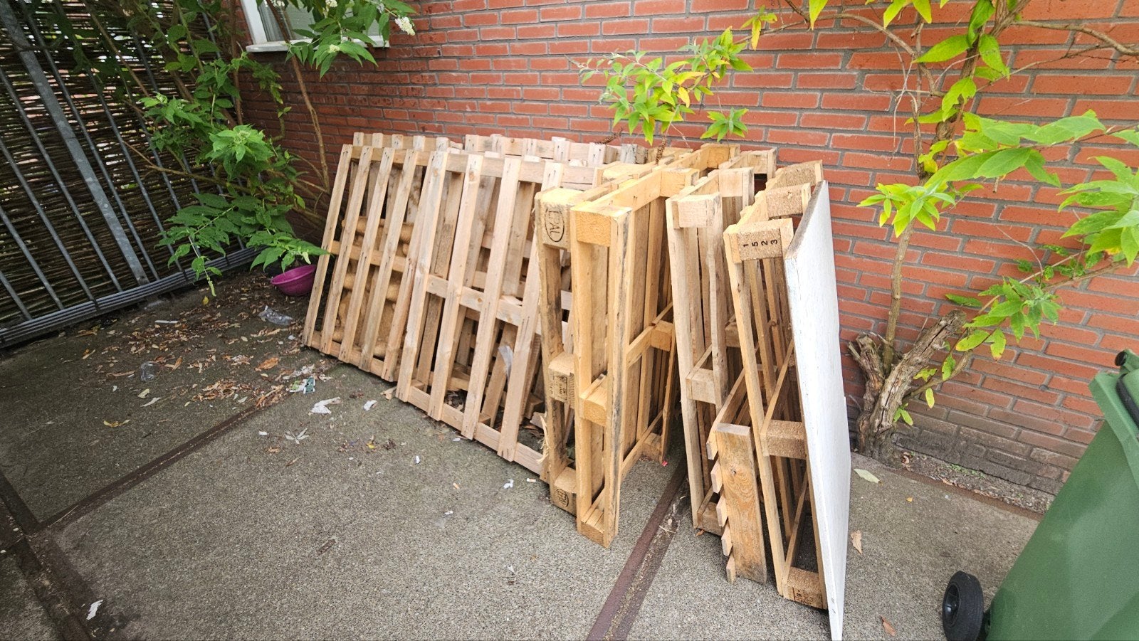 Gebruikte houten pallets. Gratis ophalen Amstelbusinesspark, Ophalen, Gebruikt, 50 mm of meer, Pallet