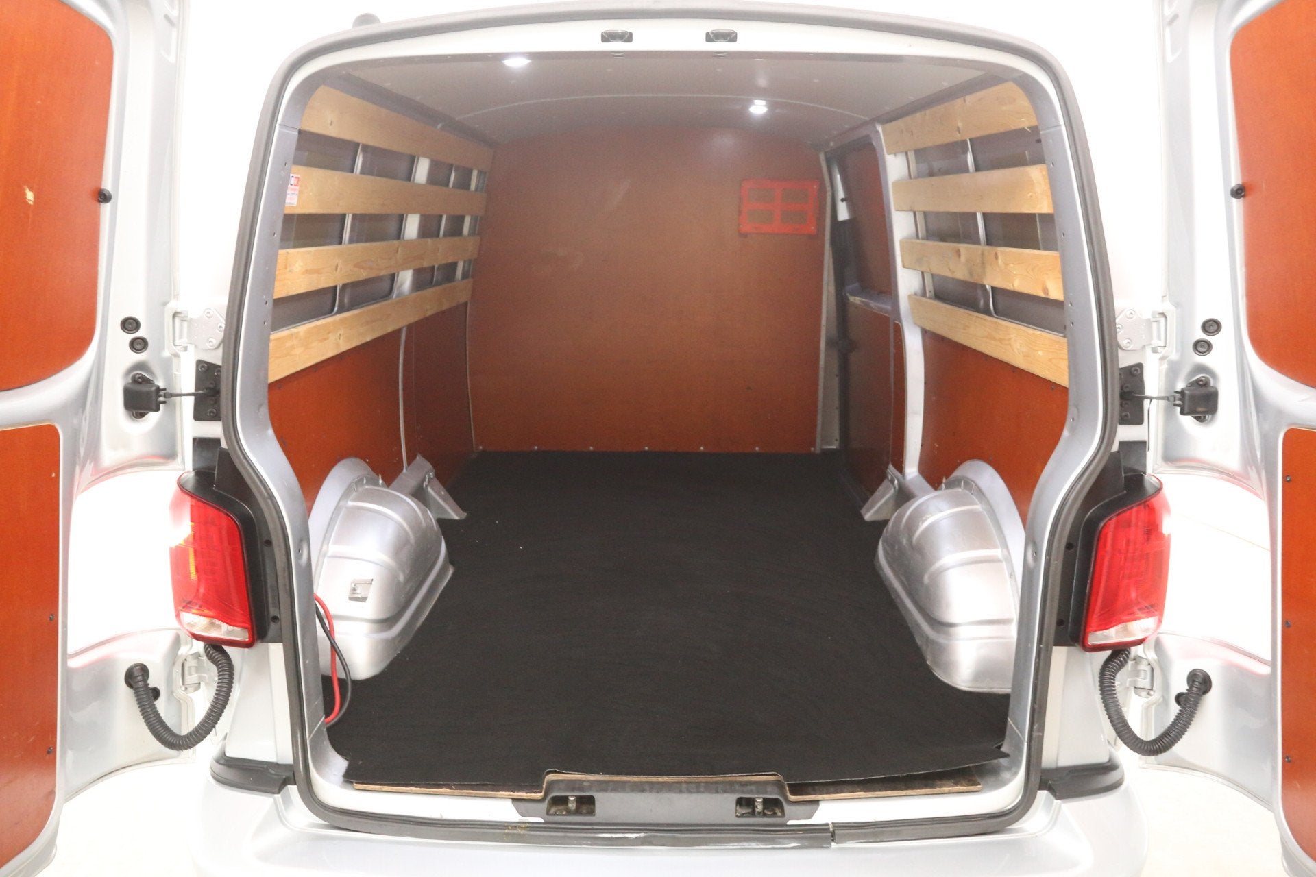 Volkswagen Transporter 2.0 TDI L2H1 150PK | Aut. | Airco | C, Stof, Gebruikt, 4 cilinders, 150 pk