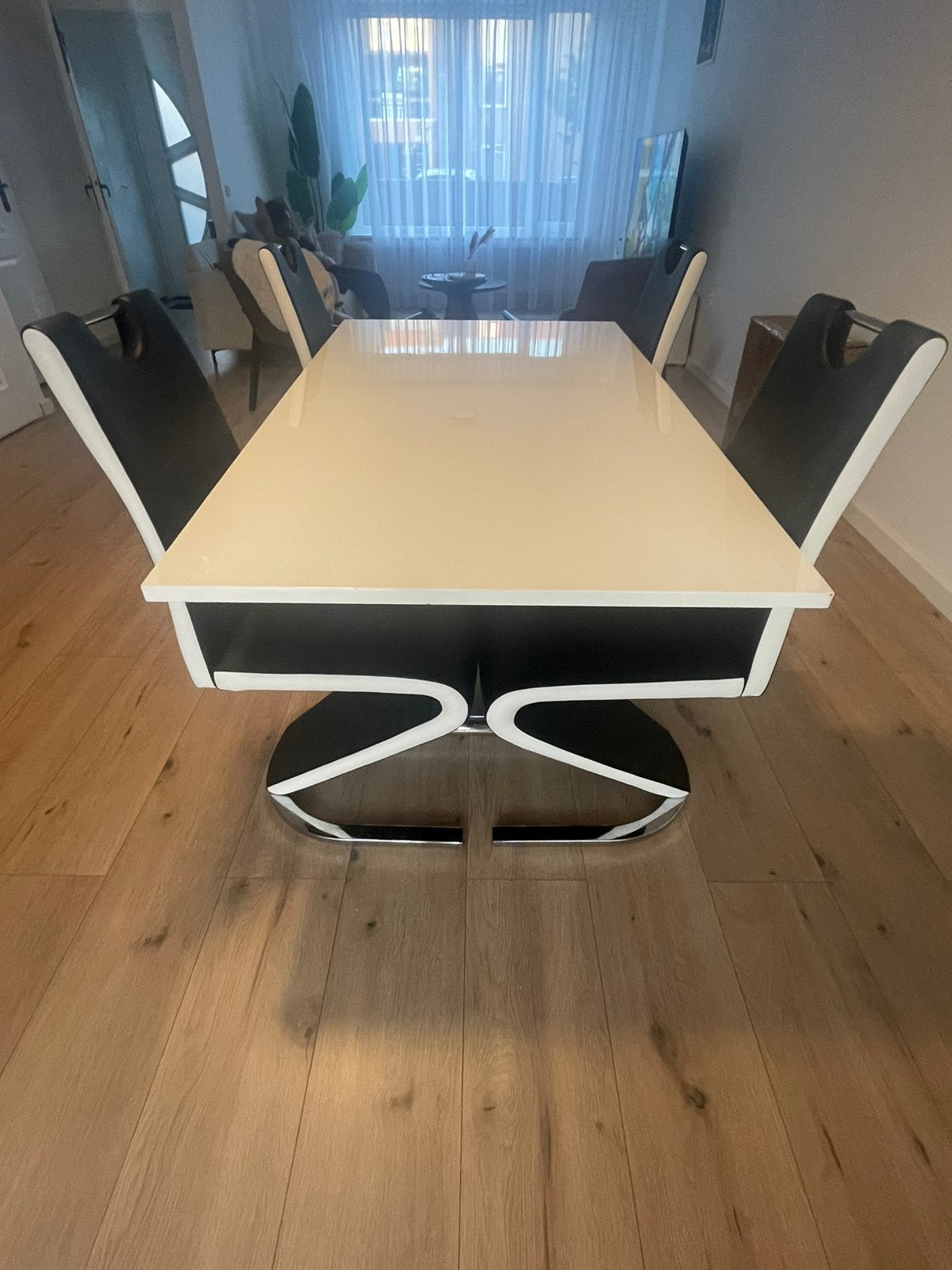 Eettafel moderne hooglans, Huis en Inrichting, Tafels | Eettafels, Ophalen, Zo goed als nieuw, Rechthoekig, 50 tot 100 cm