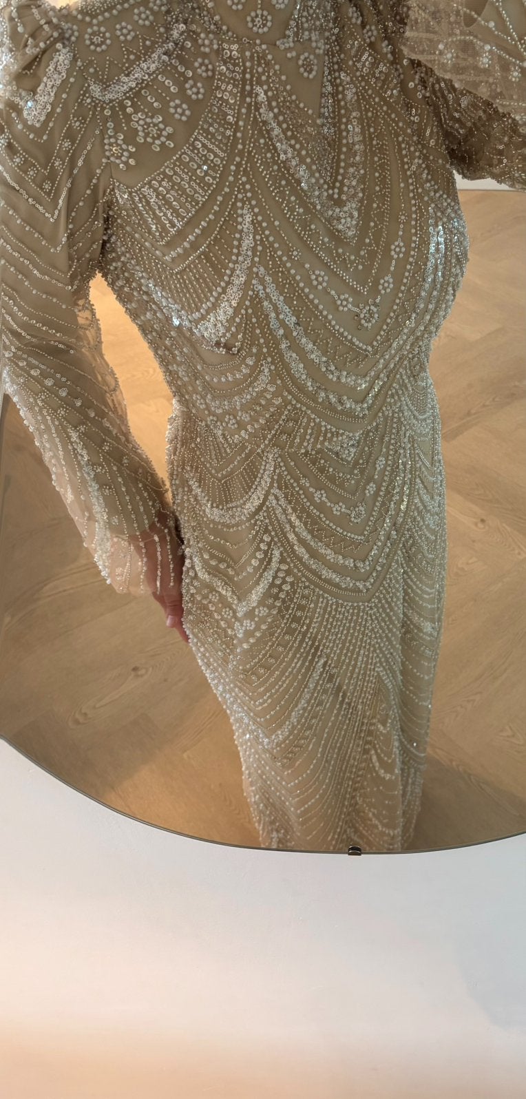 Beige Galajurk, Niet gedragen, Kleding | Dames, Jurken, Beige, Maat 42/44 (L), Nieuw, Ophalen of Verzenden