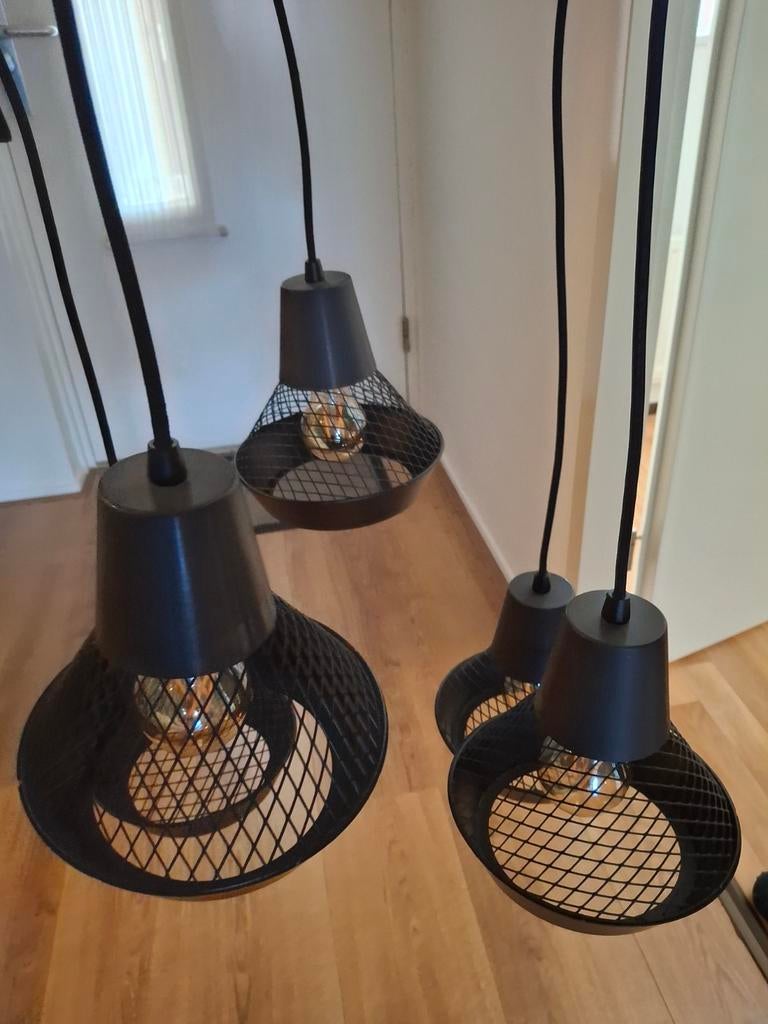 Moderne lamp met 5 kapjes., 50 tot 75 cm, Ophalen of Verzenden, Zo goed als nieuw, Metaal