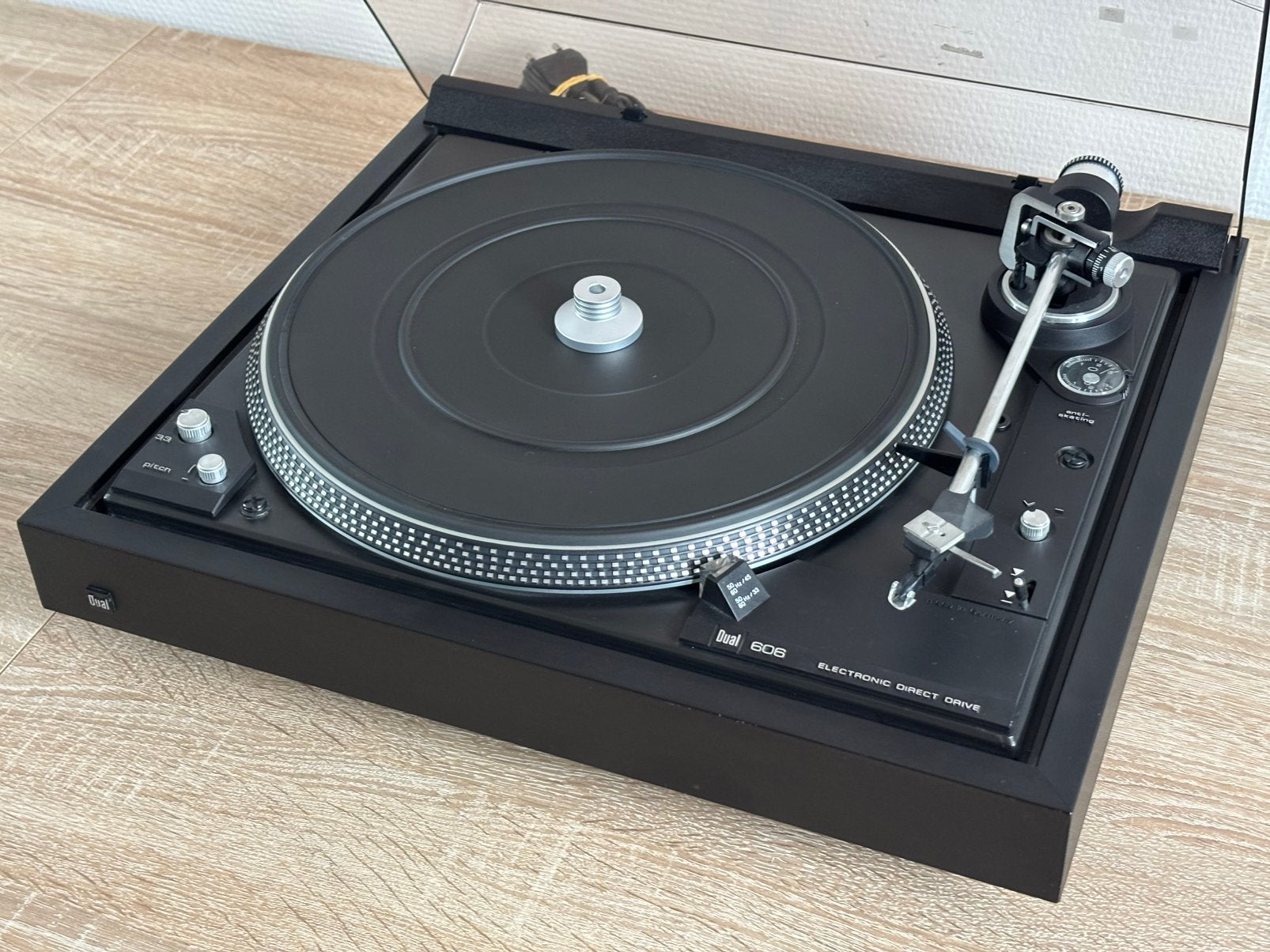 Vintage DUAL 606 Direct Drive platenspeler (Made in Germany), Audio, Tv en Foto, Platenspelers, Ophalen of Verzenden, Zo goed als nieuw