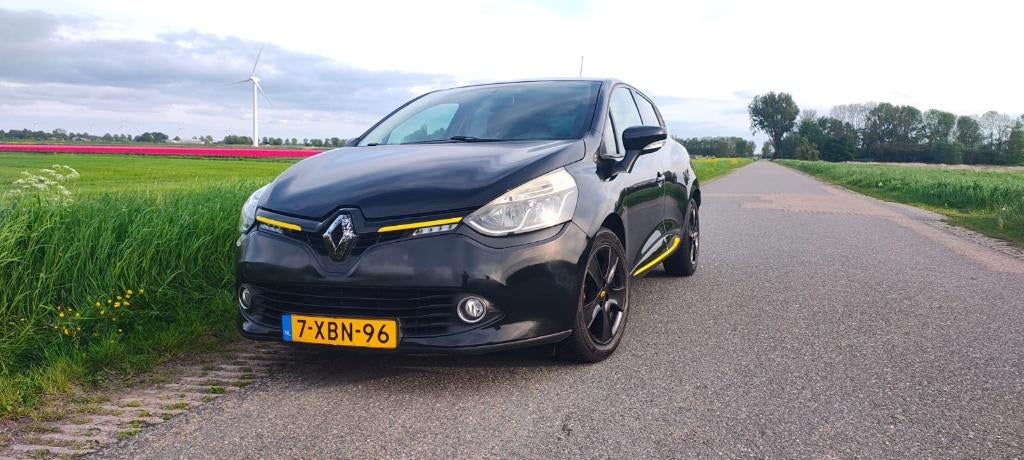 Renault Clio 0.9 TCE 66KW 5-DRS 2014 Zwart, Auto's, Renault, Voorwielaandrijving, 898 cc, Stof, 40 €/maand