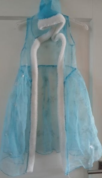 Mooie Elsa Cape mt 140, Ophalen of Verzenden, Nieuw, 134 t/m 140, Meisje