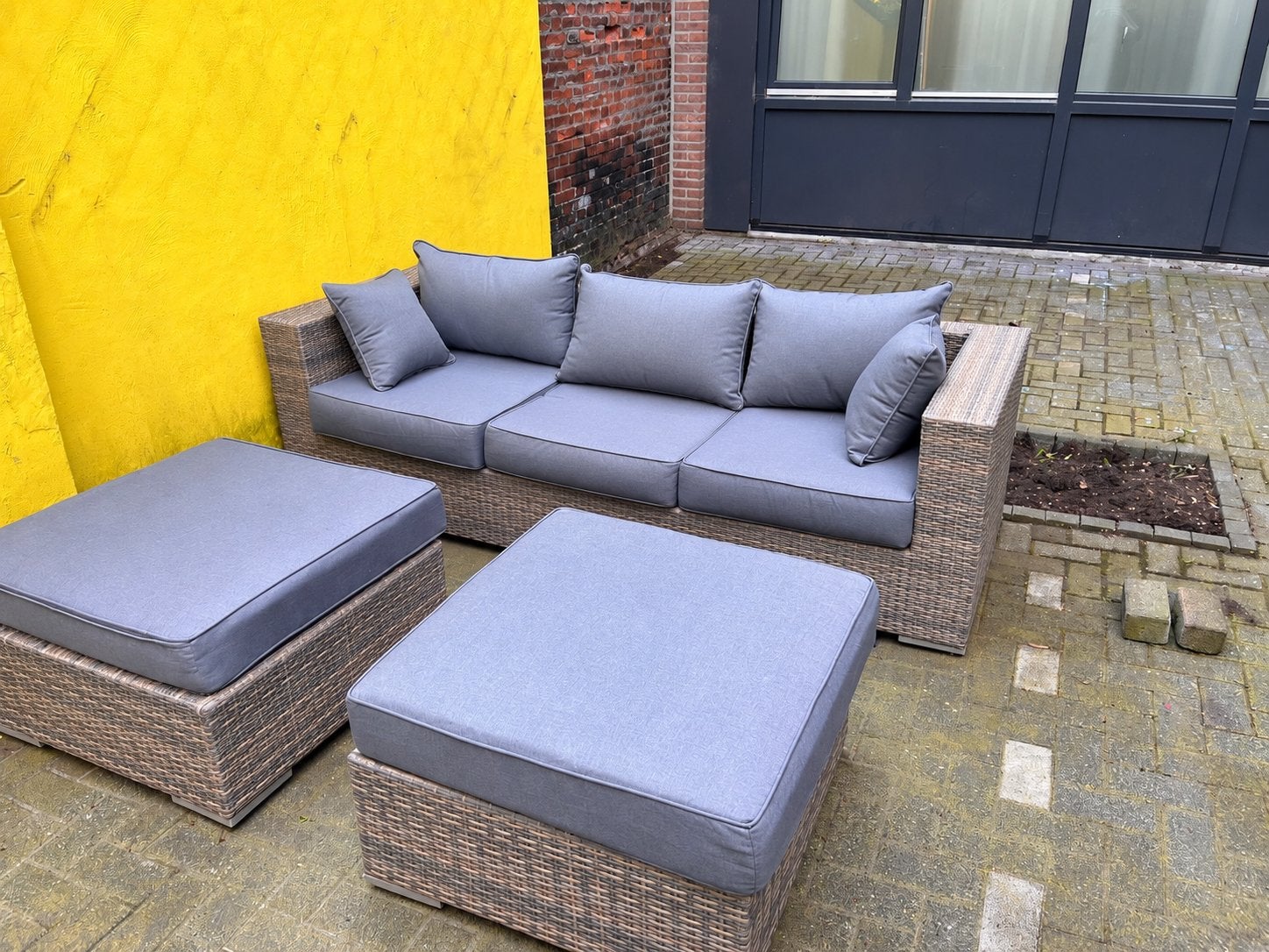 Wicker Loungeset met 3-zitsbank en 2 Hockers, Ophalen, 3 zitplaatsen, Zo goed als nieuw, Loungeset