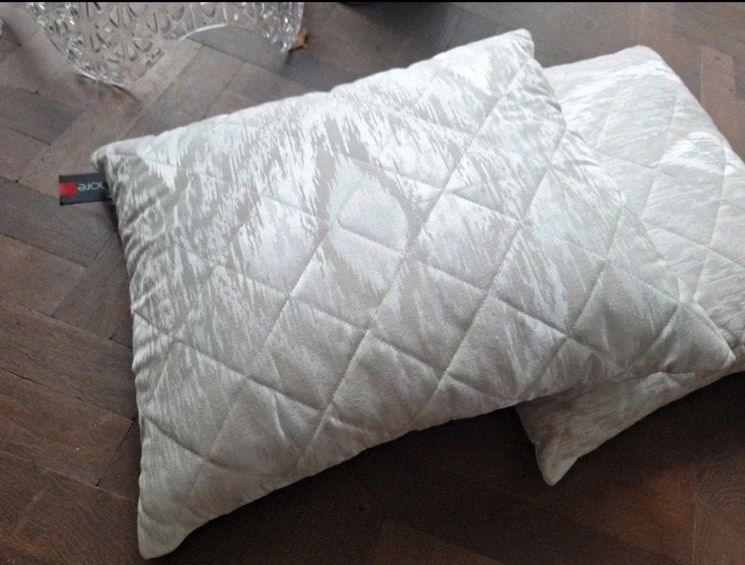 50x60 cm 2x nieuwe beige taupe Colmore grote kussens, Beige, Vierkant, Nieuw, Ophalen of Verzenden