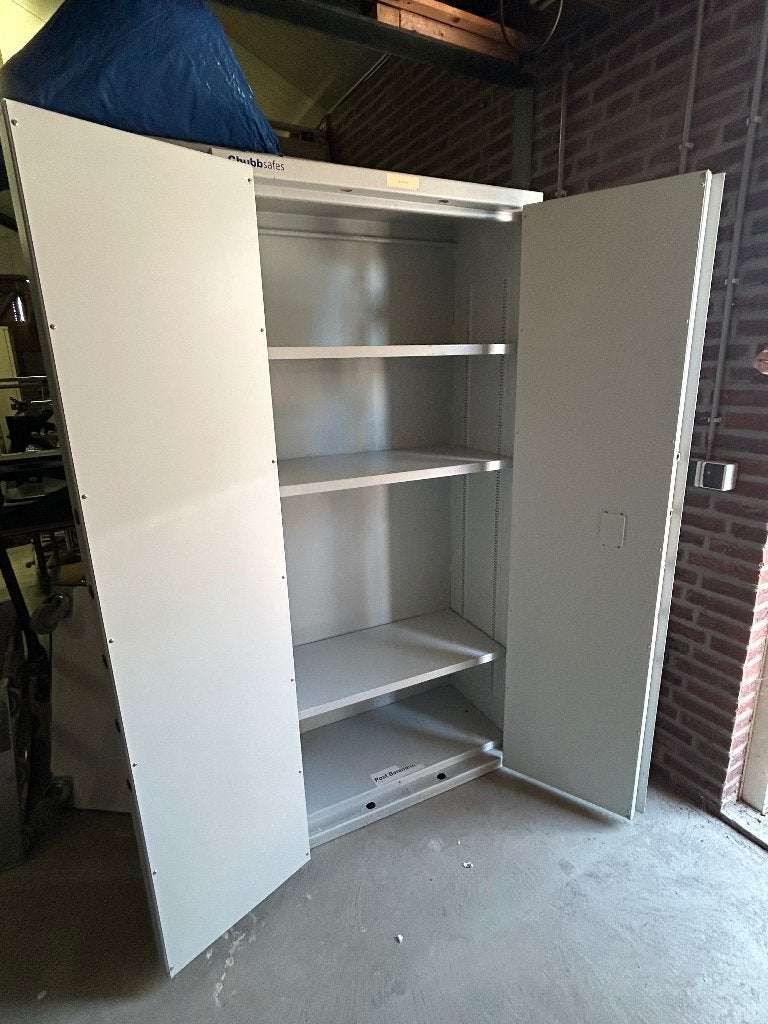 4* diverse kluizen/ waardekast/ opbergkast/ brandkast, Ophalen, Gebruikt, Brandkast