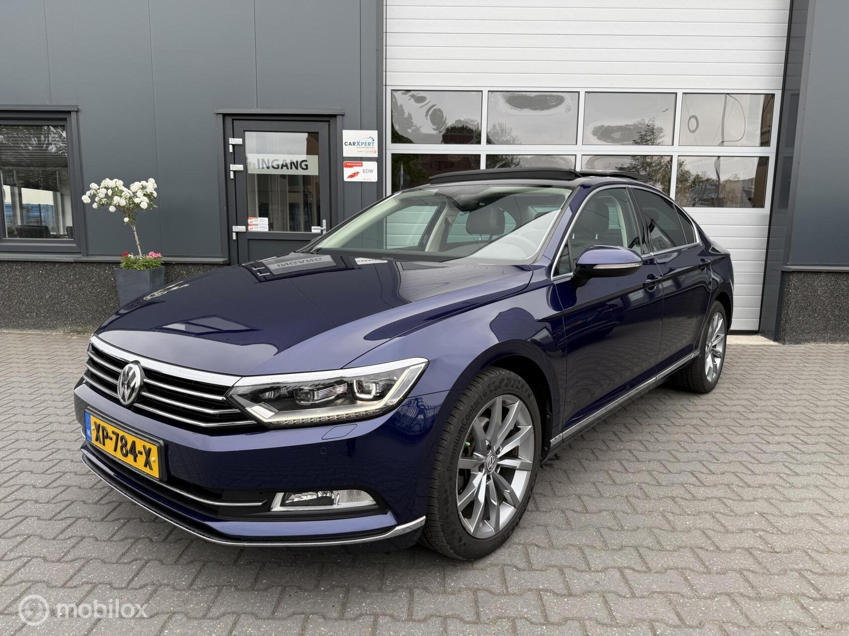 Volkswagen Passat 1.5 TSI Highline / DSG / Pano, Euro 6, 4 cilinders, 150 pk, Blauw