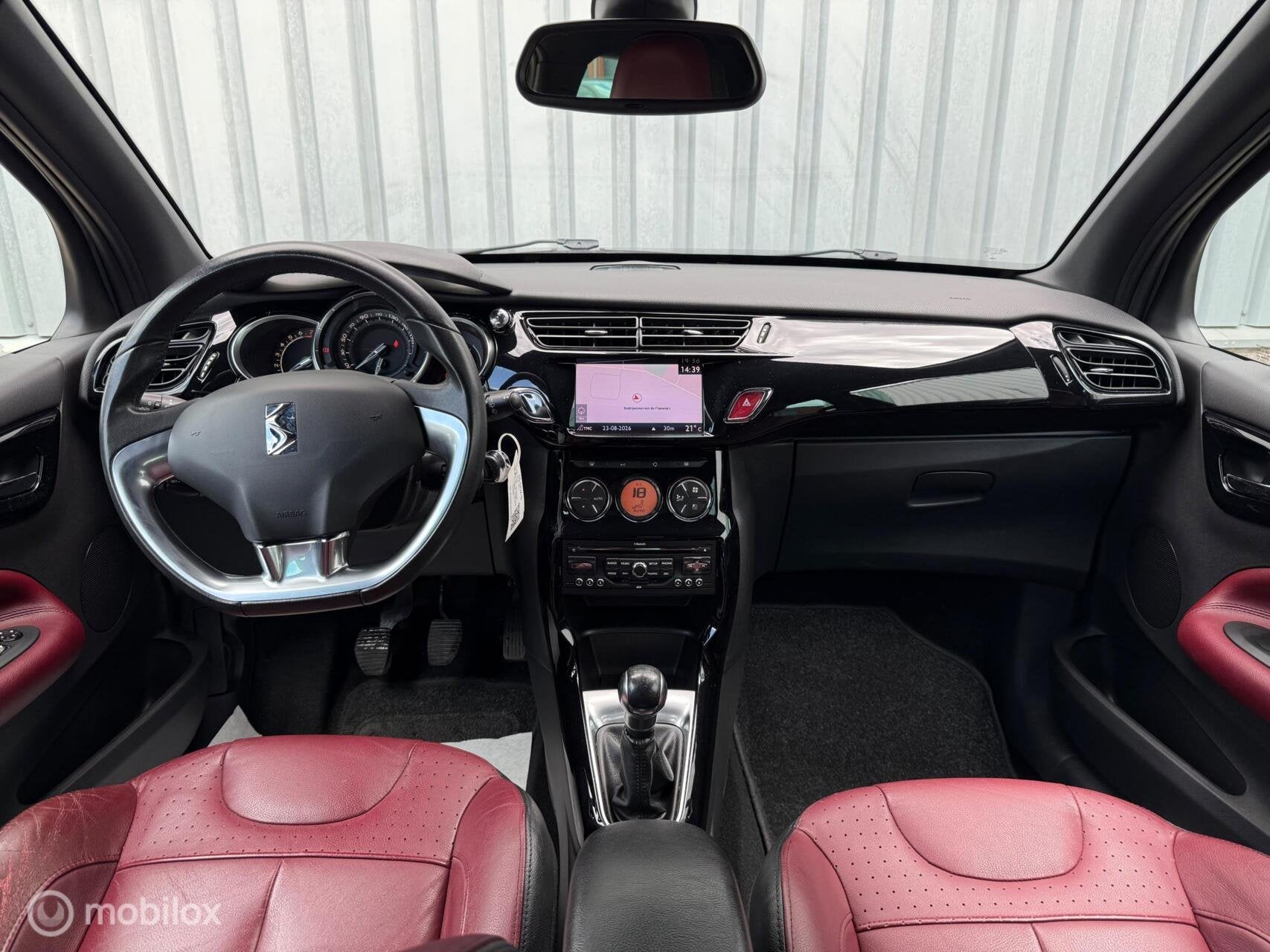 Citroen DS3 1.6 So Chic | HiFI | BT | Wijnrood Leder, Auto's, Voorwielaandrijving, Euro 5, 40 €/maand, 4 cilinders