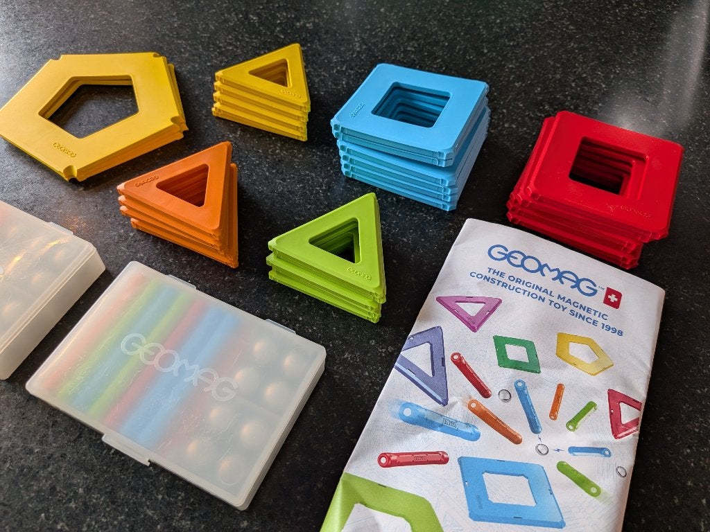 Geomag set - 77 delig. Magnetische bouwstenen, Kinderen en Baby's, Speelgoed | Bouwstenen, Ophalen of Verzenden, Zo goed als nieuw