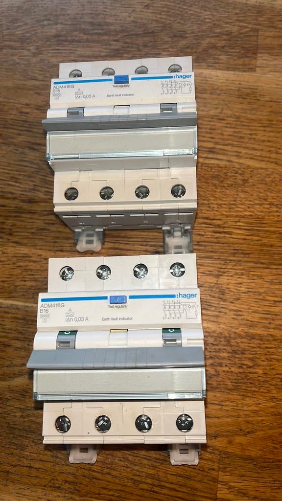 Hager aardlekautomaat B16 type ADM 416G, Ophalen of Verzenden, Zo goed als nieuw