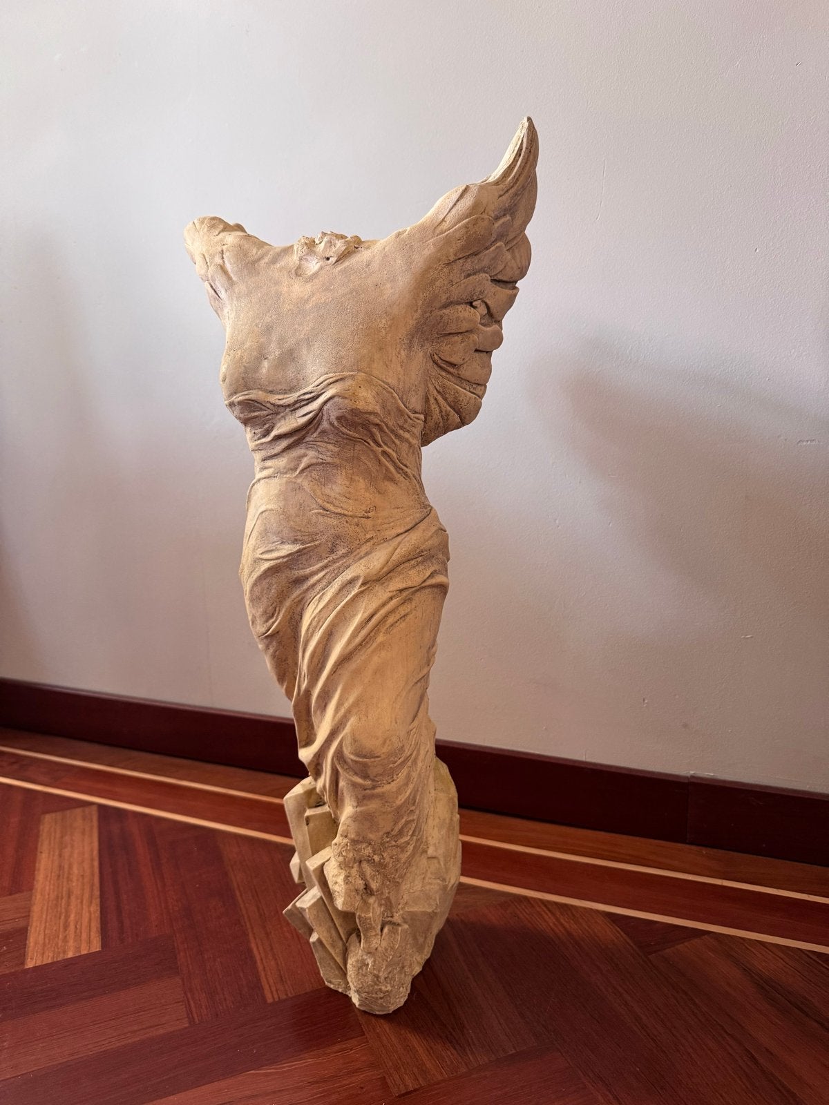 Kleine replica van het beeld van Nike uit het Louvre, Ophalen, 50 - 100 cm, Steen of Keramiek, Beeld