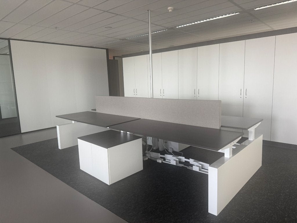 Kantoor/13 bureaus inrichting, Ophalen