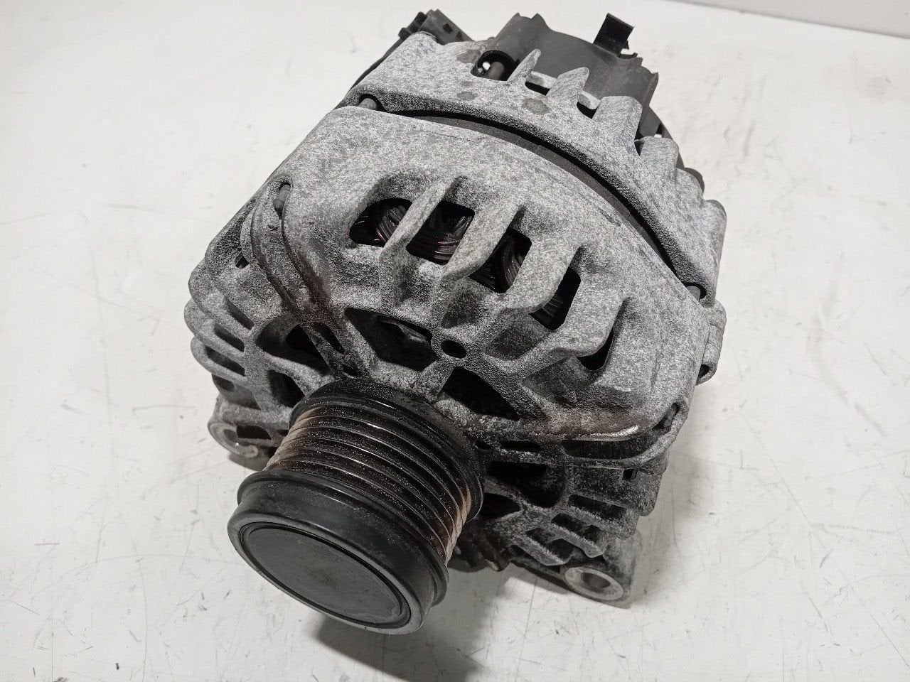 Dynamo Citroën C3, Auto-onderdelen, Motor en Toebehoren, Onderdelen@venauto.nl, Van der Ven Autorecycling B.V., Gebruikt, Ettenseweg 76, 4706 PB Roosendaal, The Netherlands