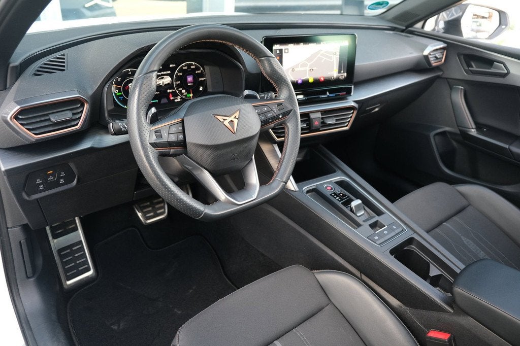 CUPRA Leon 1.4 e-Hybrid VZ 245PK Pano Navi Led Leder Pdc, Auto's, 77 km/l, Gebruikt, Zwart, 4 cilinders