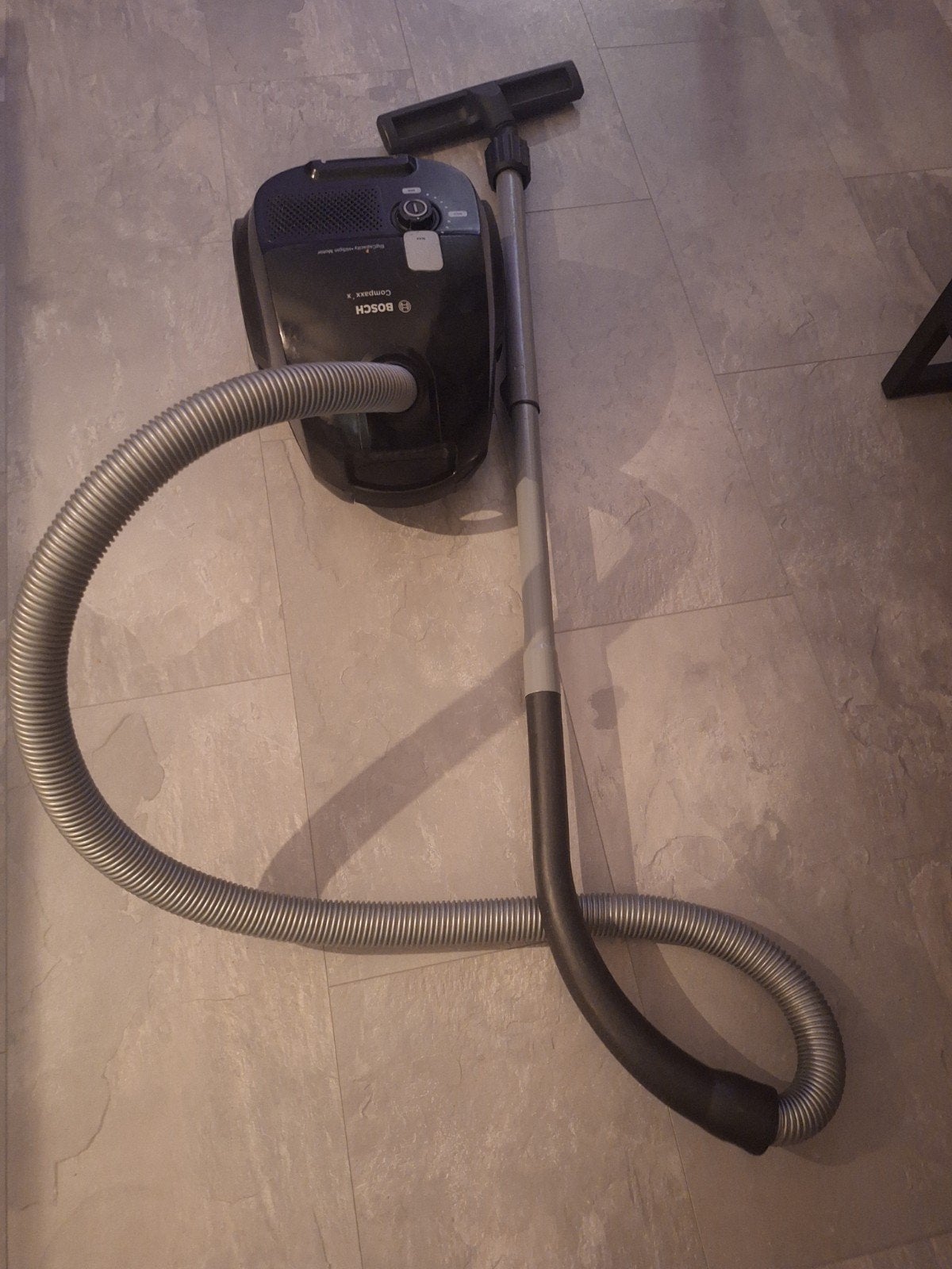 Bosch Compaxx'x Stofzuiger - Prima Staat, Bosch, Zo goed als nieuw, Sledestofzuiger, Regelbare zuigkracht
