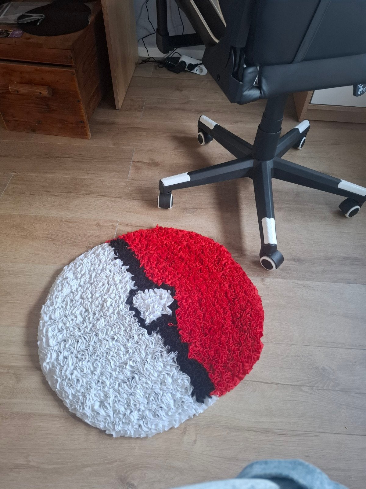 Uniek Pokémon Pokeball Vloerkleed - Handgemaakt, Minder dan 50 cm, 50 tot 100 cm, Pokémon, Gaming, Speels, Rond