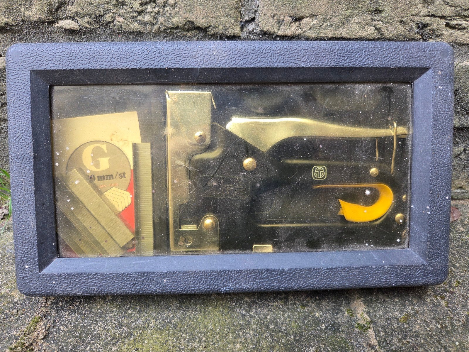 Tacker met nietjes in handige opbergkoffer, Ophalen of Verzenden, Gebruikt