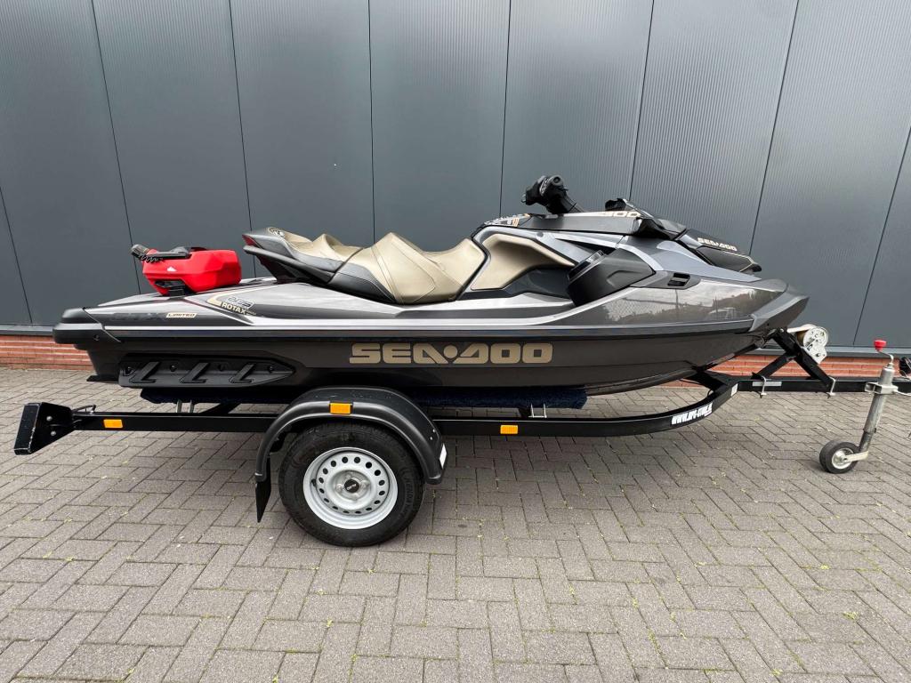 Seadoo GTX 300 LTD MY22 - 47 UUR - VAARKLAAR - met GARANTIE, Gebruikt, Niet ingevuld, Benzine, 200 pk of meer