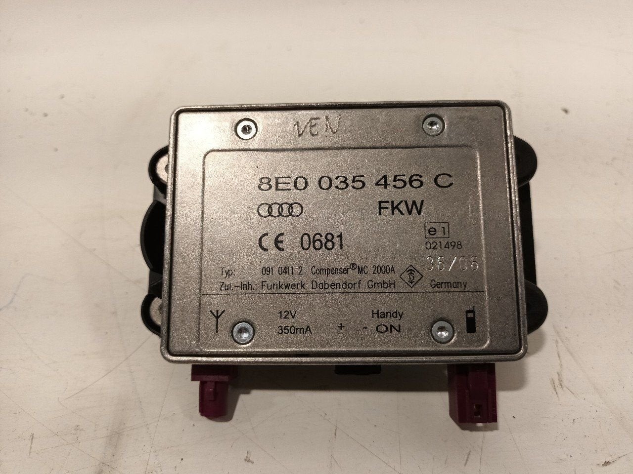 Antenne versterker Audi S6, Ophalen of Verzenden, Van der Ven Autorecycling B.V., Onderdelen@venauto.nl, Ettenseweg 76, 4706 PB Roosendaal, The Netherlands