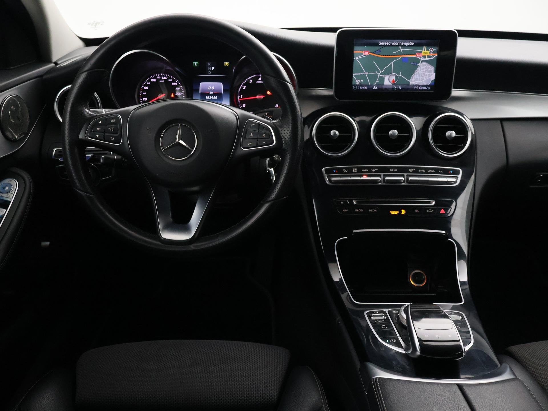 Mercedes-Benz C-klasse Estate 200 184 PK AUT. AMG SPORT PREM, Achterwielaandrijving, 4 cilinders, Leder en Stof, Zwart