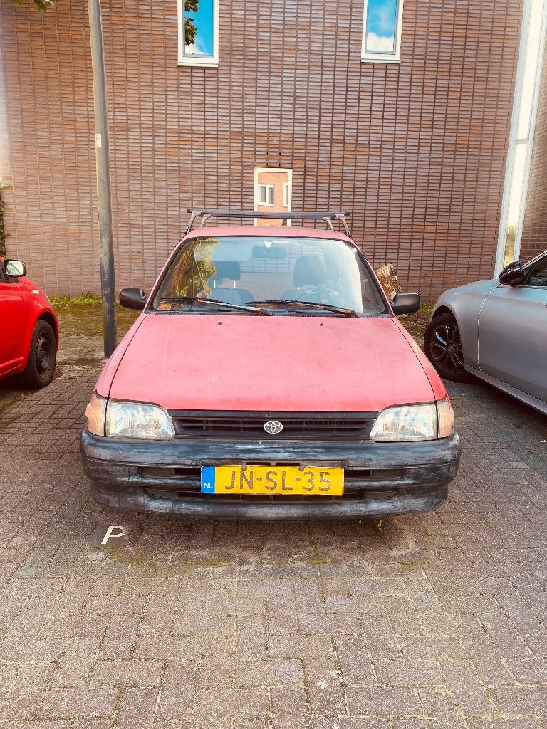 Toyota Starlet 1.5 XL DSL 1993 Rood, Voorwielaandrijving, 819 kg, 54 pk, 4 cilinders