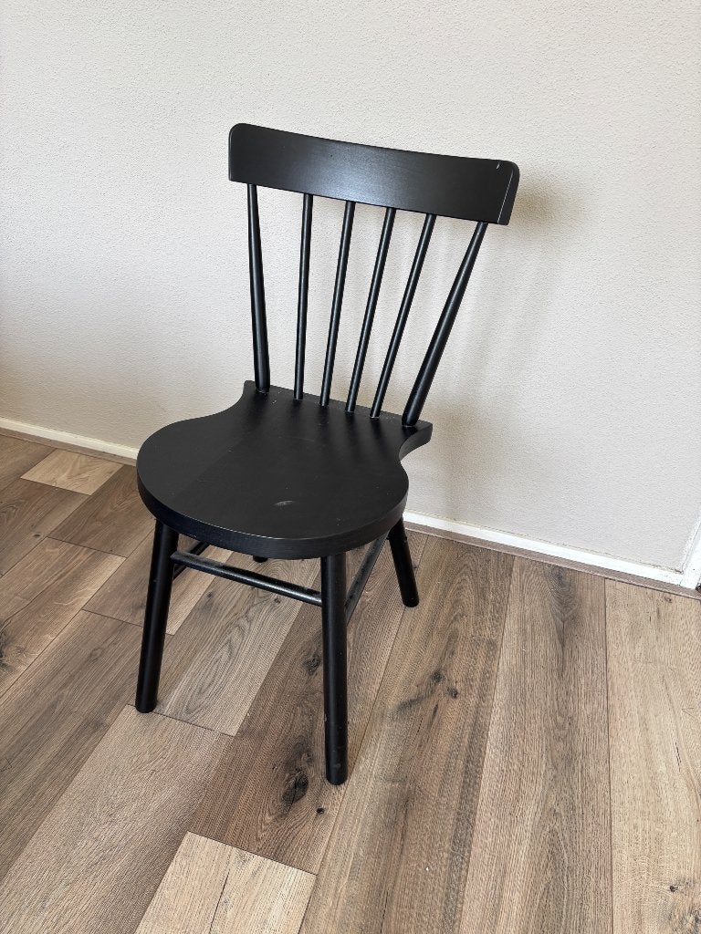 Zwarte Houten Eetkamerstoel – Scandinavische / Windsor Stijl, Gebruikt, Zwart, Ophalen of Verzenden, Eén