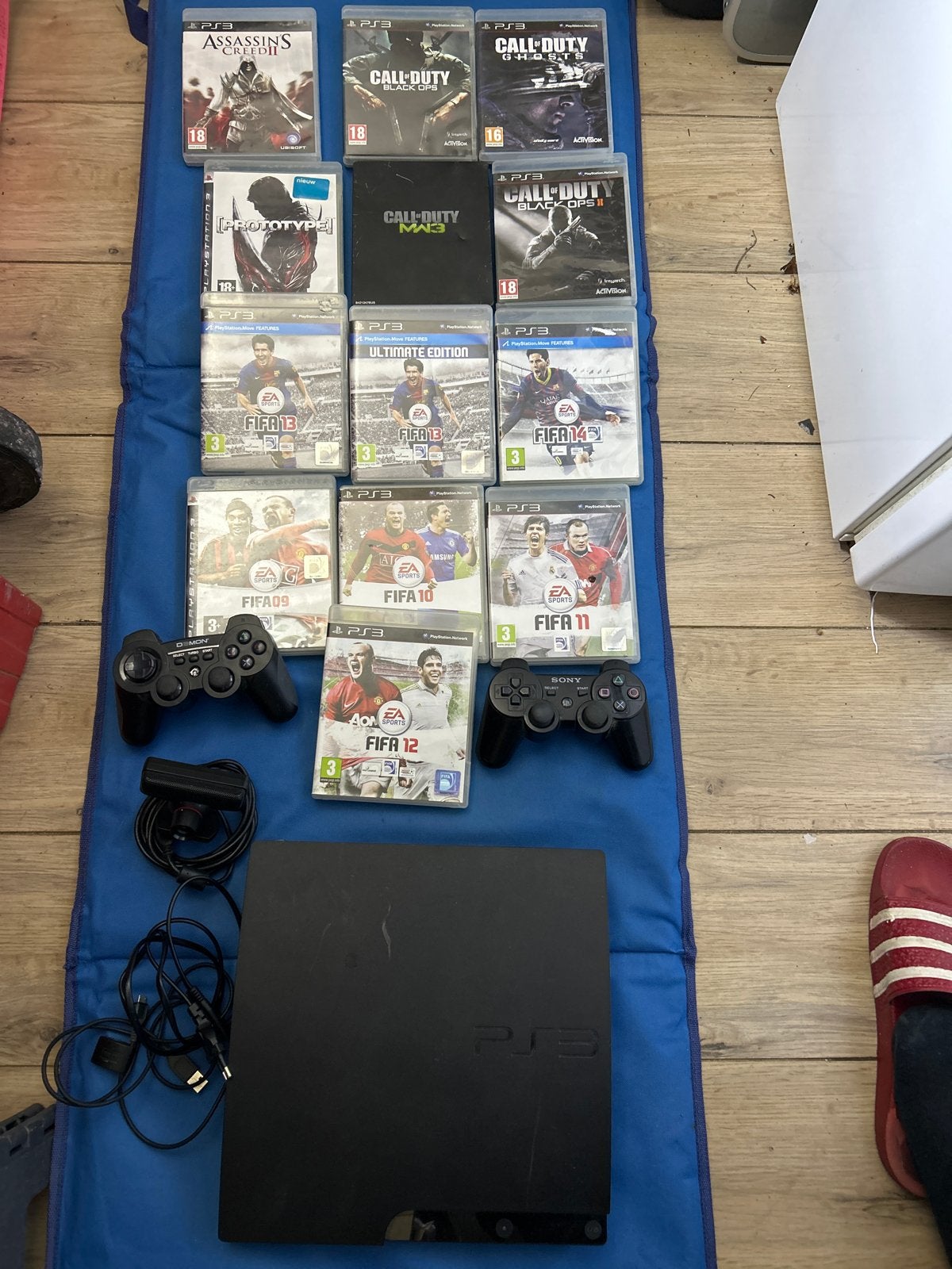 PS3 Console met 11 games en 2 controllers, Gebruikt, Vanaf 18 jaar, Overige genres, 2 spelers