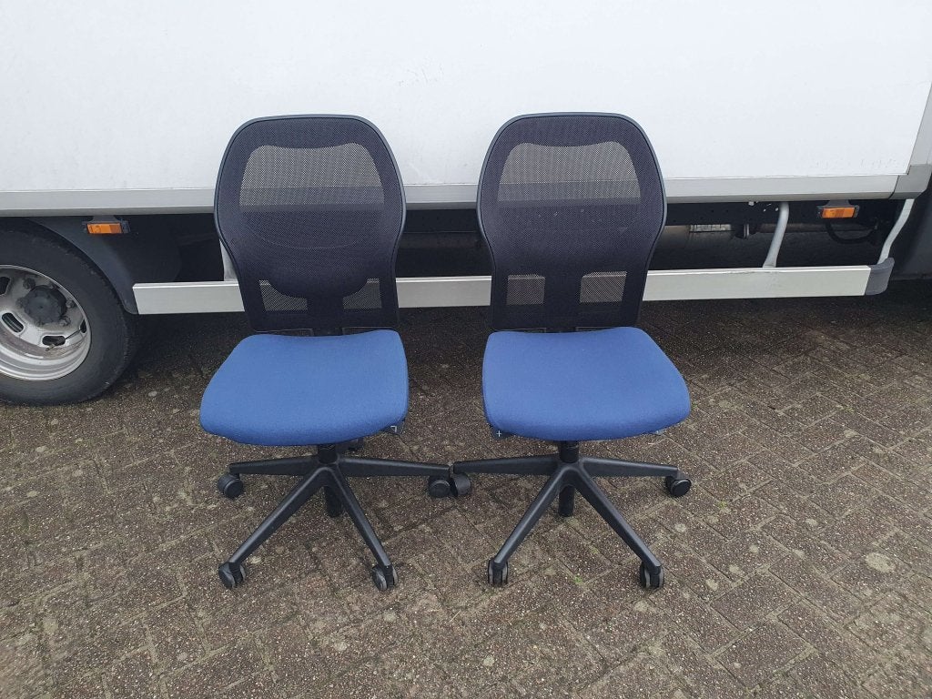 Ahrend 160 bureaustoel mesh blauw / zwart (laatste stuks), Kofferen 60, 5492 CH Sint-Oedenrode, Blauw, Ophalen of Verzenden, Zo goed als nieuw
