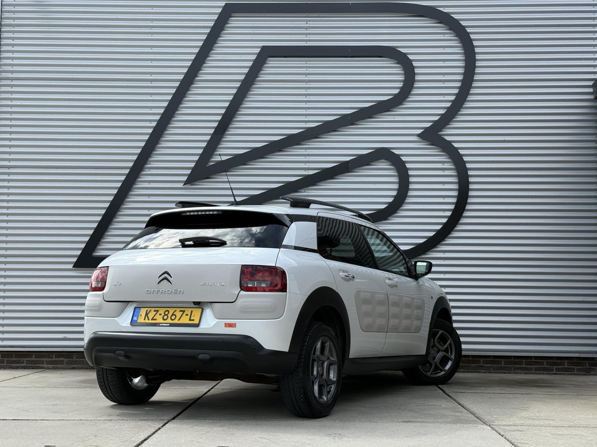 Citroen C4 Cactus 1.2 PureTech Shine 1e Eigenaar|Camera|Crui, Auto's, Stof, 82 pk, Origineel Nederlands, Bedrijf