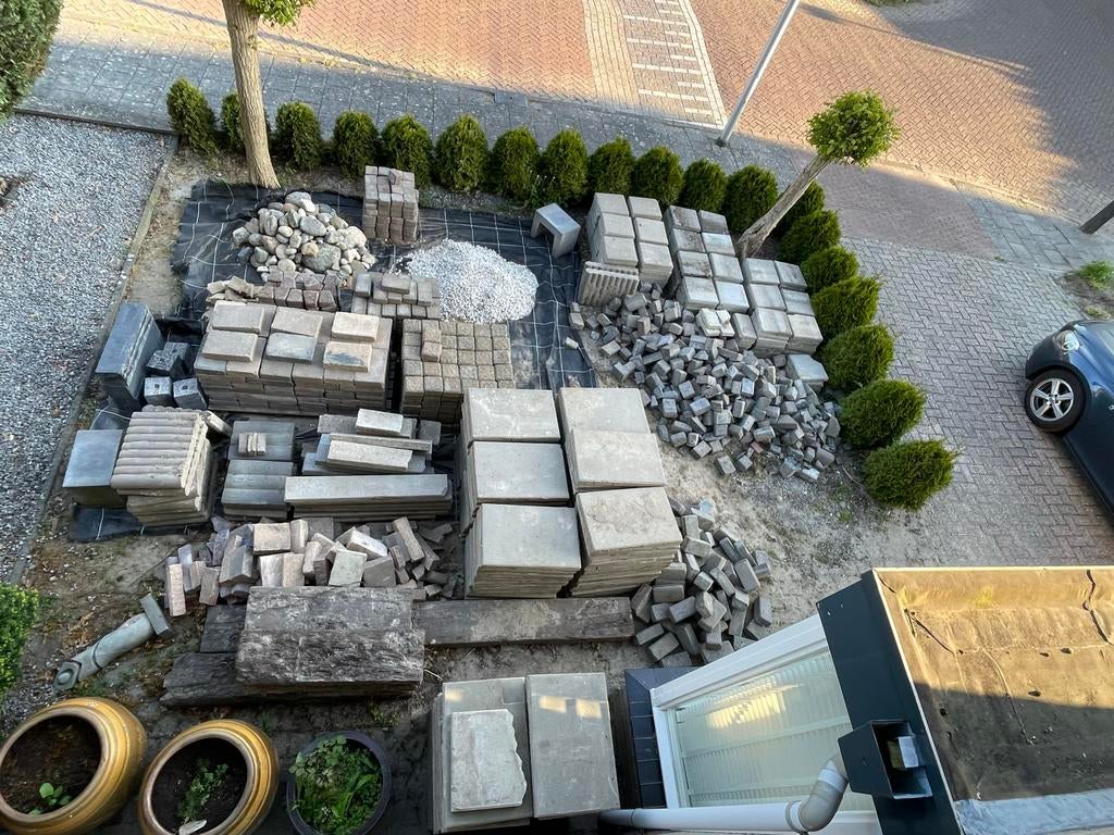 GRATIS ophalen - Diverse tuinmaterialen en tegels, Vacatures, Vacatures | Overige Vacatures, Overige niveaus, Starter, Overige vormen