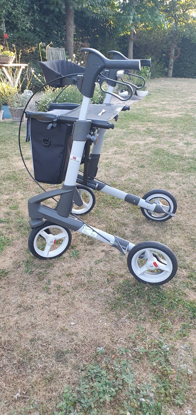 rollator Topra Troja - zo goed als nieuw, Diversen, Rollators, Ophalen, Opvouwbaar, Zo goed als nieuw