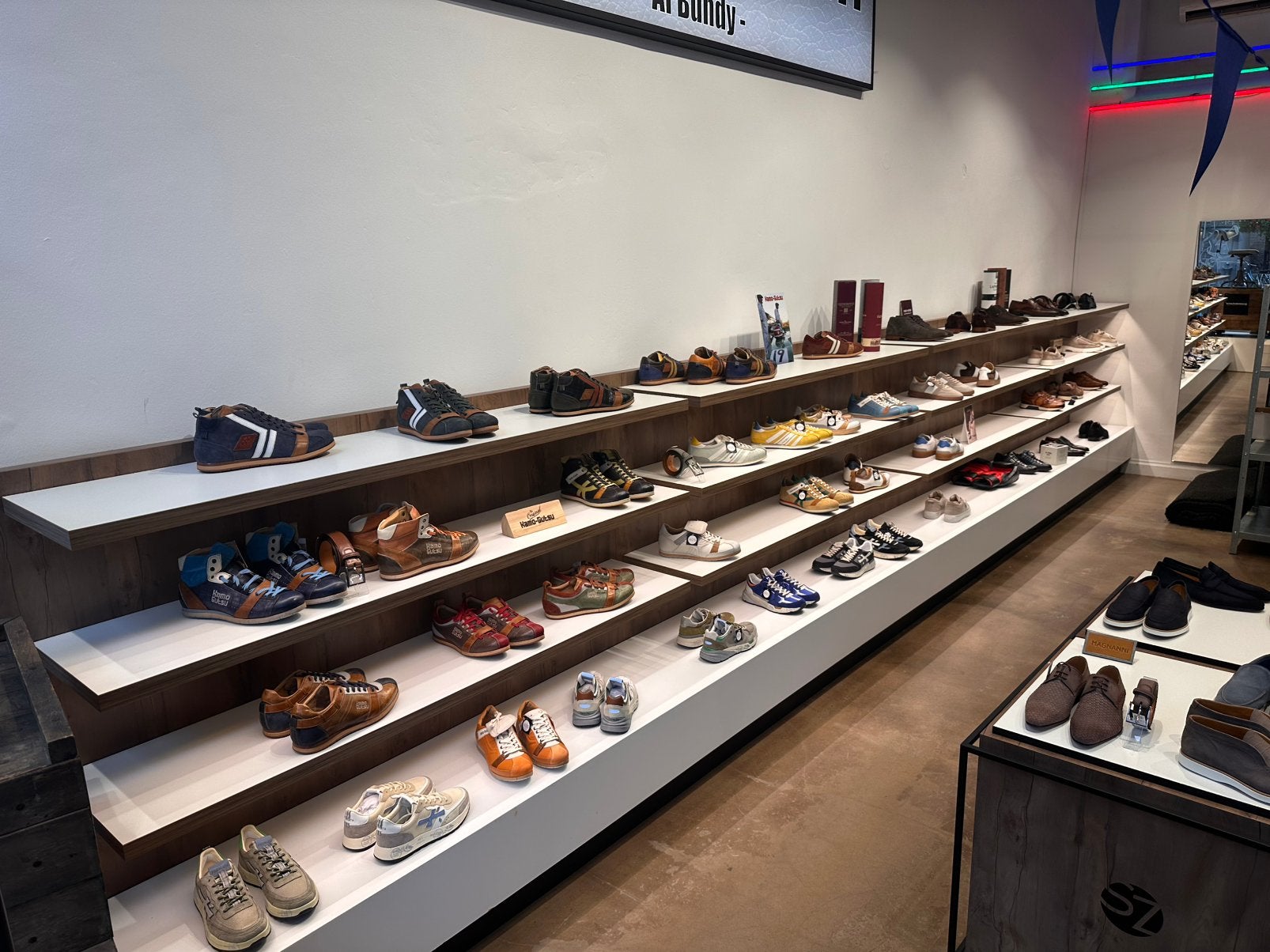 Winkelpresentatiestelling met inbouw LED 380/760 cm, Ophalen
