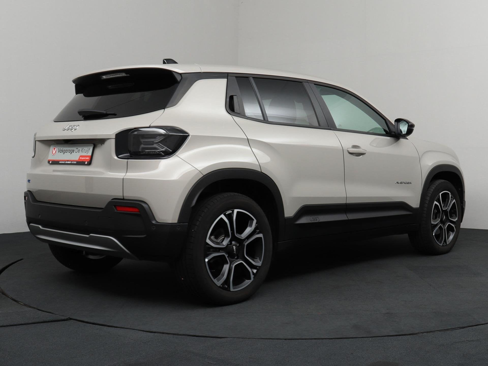 Jeep Avenger Summit 54 kWh | SoH 97,7% | Achteruitrijcamera, Auto's, 394 km, Gebruikt, 334 min, 156 pk