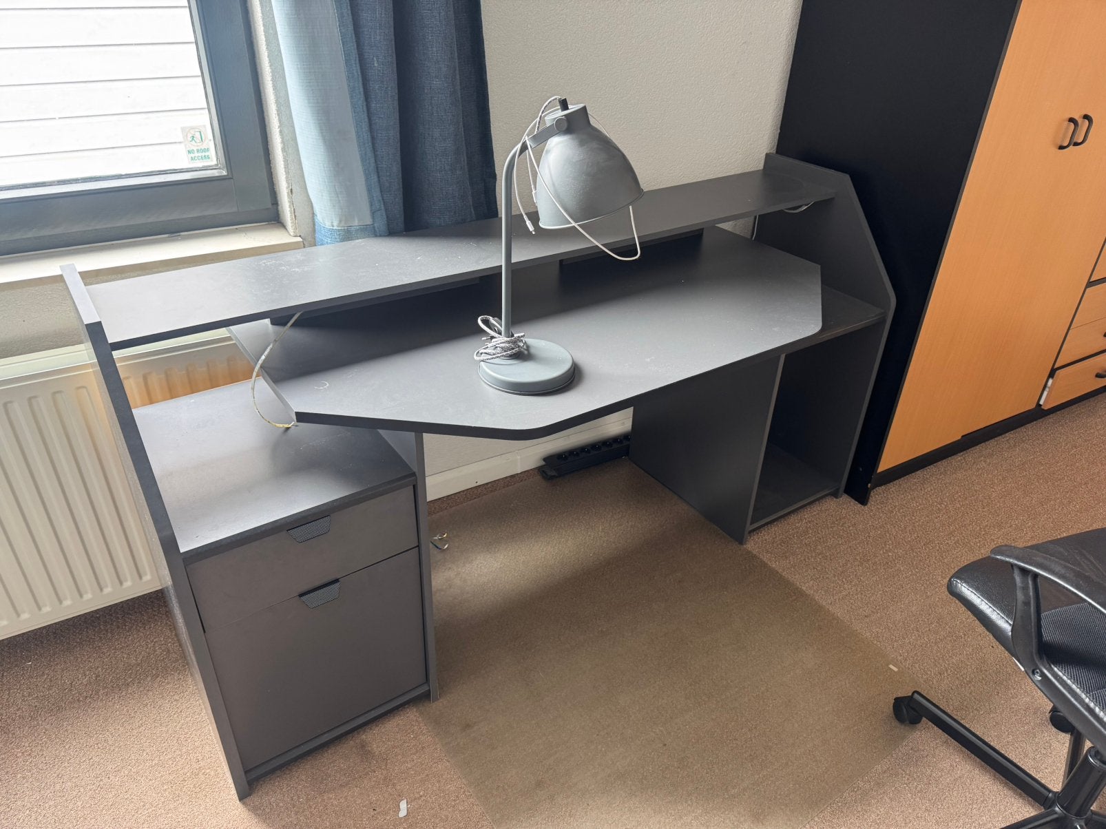 Bureau in prima staat, Ophalen, Zo goed als nieuw