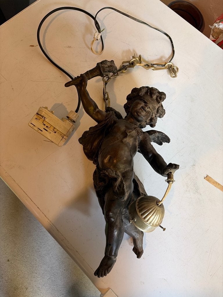 Antieke hanglamp engel / putto met fakkel – metaal, E27, Ophalen