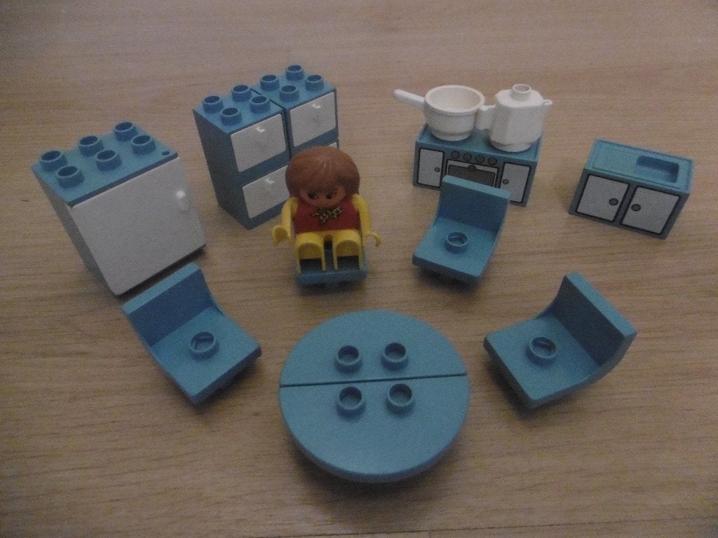 Duplo: o.a. keukenset no. 2756 en slaapkamerset no. 2752, Kinderen en Baby's, Gebruikt, Ophalen of Verzenden, Duplo, Complete set