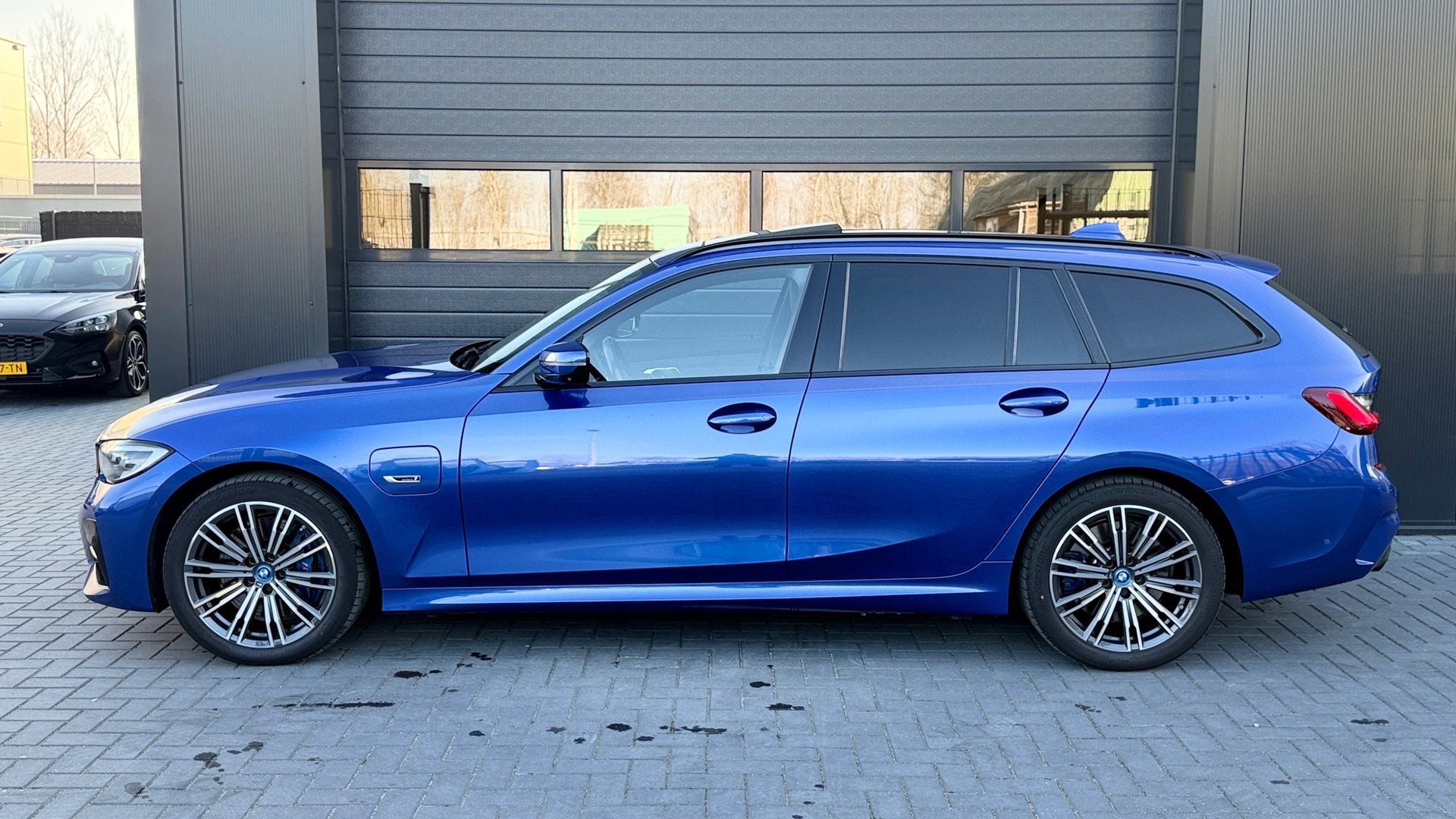 BMW 3-serie Touring 330e Business Edition Plus M Sport|Pano|, Automaat, Achterwielaandrijving, Gebruikt, Euro 6