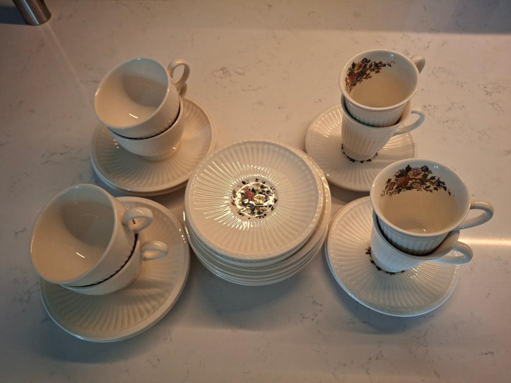 Wedgwood te koop, Huis en Inrichting, Keuken | Servies, Ophalen, Zo goed als nieuw, Wedgwood, Kop(pen) en/of Schotel(s)