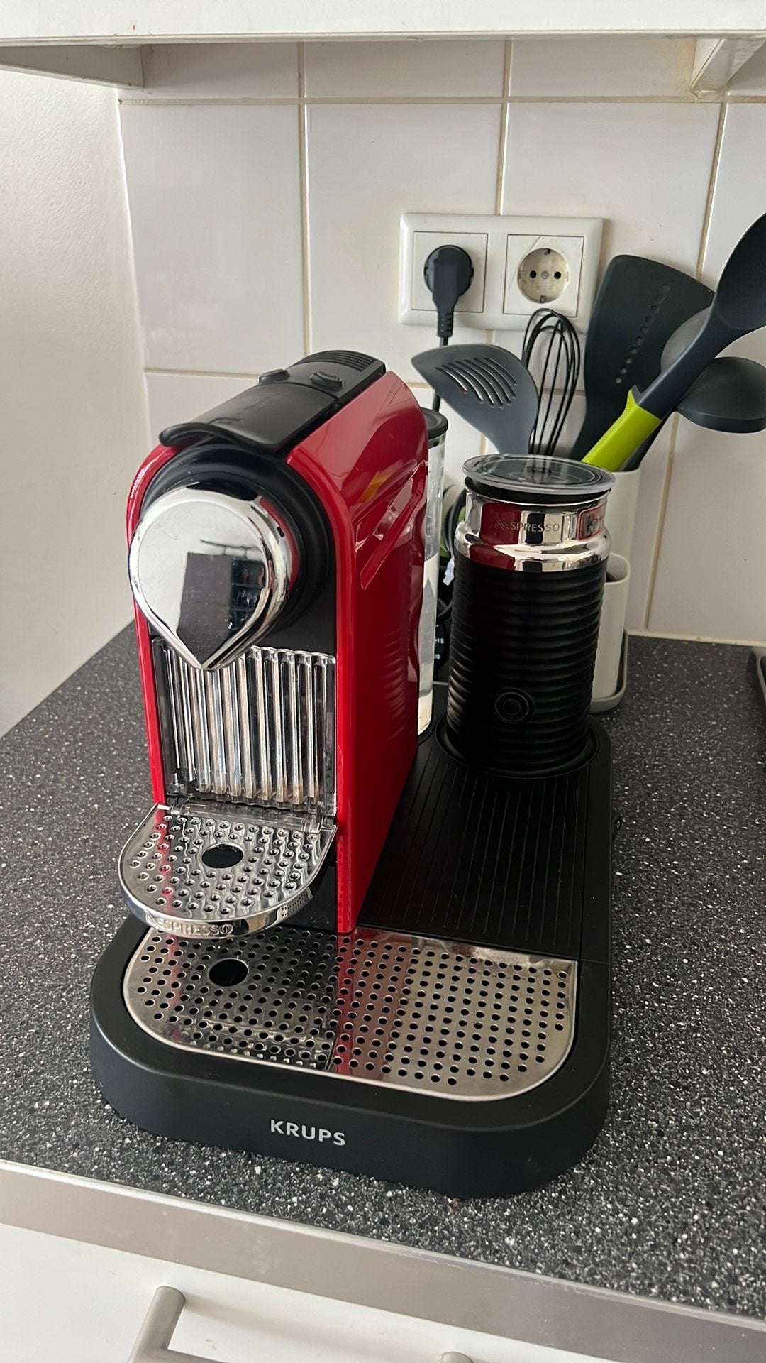 Nespresso Krups CitiZ Rood, Ophalen of Verzenden, Zo goed als nieuw, Espresso apparaat